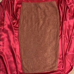 Mauve colored pencil skirt